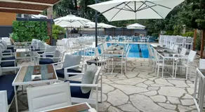 GARDEN HOTEL - Image 3