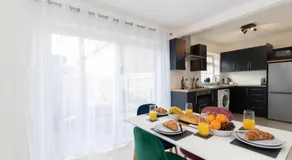Lincoln Grove - Image 2