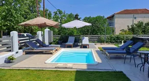 BIG BLUE HOTEL - Image 3