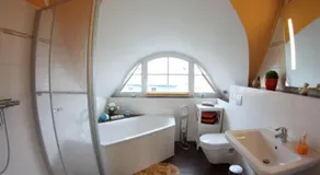 Surfer Modern Retreat - Image 2