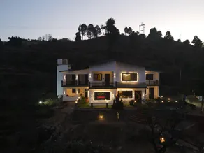 The Fox Retreat - Image 5