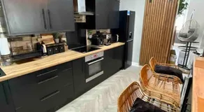 Large Peak District National Park Holiday House - Image 3