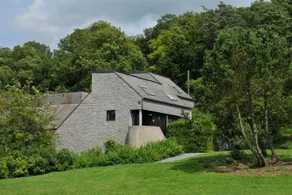 Functionally furnished bungalow located in the Ourthe Valley - Image 3