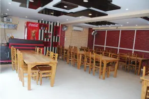 Hotel Pratz Inn - Image 3