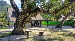VILLA VAIROARII - Garden & private beach - Image 4
