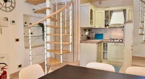 Italian Vacation Homes - Maison Turquoise du Lac - Image 4