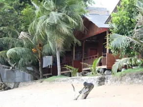 Cavery Beach Hotel - Image 4