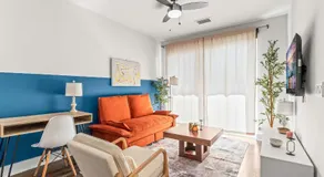 Virelli Apartments Upscale King Suite in the Heart of Orlando w Pool - Image 4