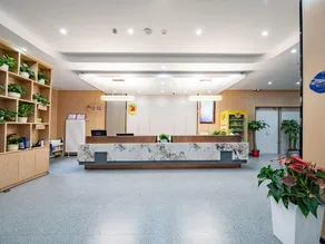 Super 8 Hotel (Beijing Chongwenmen Tongren Hospital) - Image 3