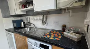 Chrysanthemum Drive stays - Image 3