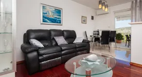 Villa with private pool terrace and garden - Image 2
