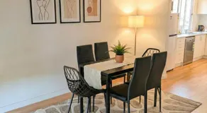 Huge 3Bed House and Backyard & 4 Car Park spaces and Near Parramatta - Image 3