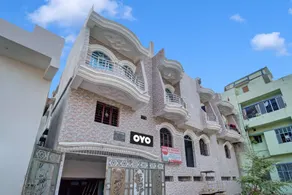 Hotel O S Square Guest House - Image 3