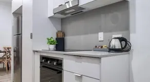 Wishart 1Bed 1Bath Tiny, Quiet House w Parking M15 - Image 5