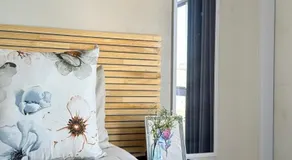Modern Ocean-View Apartment - Image 2