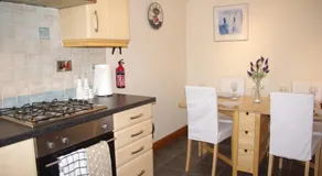 Portland Mews - 3 Bed Holiday Home By Premier Serviced Accommodation - Image 3