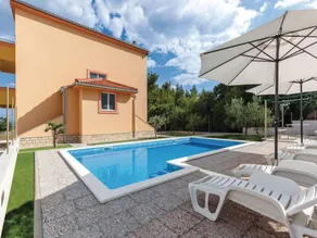 Chic and Stylish Kastel Novi Apartment with Pool - Five Bedroom Apartment With Pool - Image 3