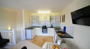 AmberBlue@Epsom - Image 5