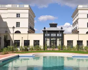 Disneyland Deluxe flat, outside pool, Climatisation, 1 min to Disney Parks - Image 5