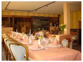 Hotel Saint-Hubert - Image 1