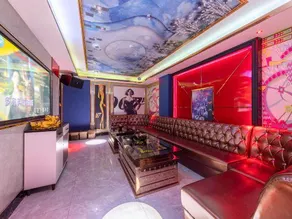 Junyue Holiday Hotel - Image 5