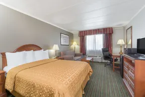 Days Inn & Suites by Wyndham Columbus East Airport - Image 4
