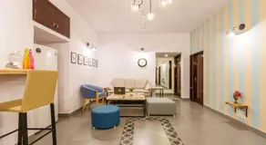 Locul Uptown - Near Bangalore Palace Grounds - Image 3
