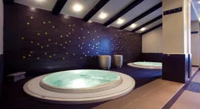 Vargatanya Park Hotel - Image 5