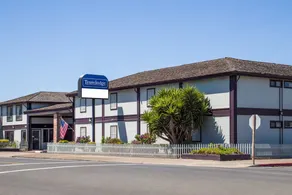 OMEO Suites Glass Beach - Image 2