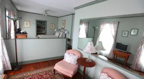 The Lafayette Inn & Restaurant - Image 4