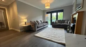 Malahide Dublin Airport Superior Large Serviced Apartment - Sleeps 6 - Image 2
