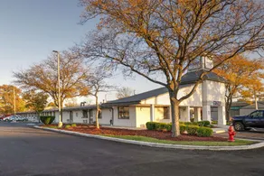 Suburban Studios Mentor - Cleveland Northeast - Image 4