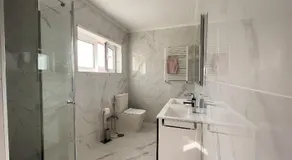 Spacious Villa in Vila Nova de Gaia - Image 2