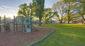 Whites Corner - Image 3