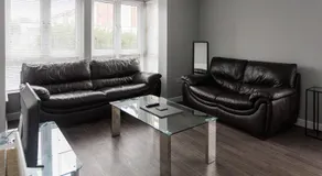 2 Bedroom Ground Floor Apartment - Image 4