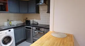 Spacious 2BR Apartment Only 15 Minutes to City - Image 5