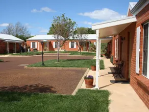 Ross Motel - Image 2