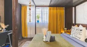 The Serene Residence with Hot Tub, Sauna and Cinema Experience - Image 2