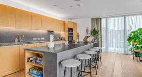 StayCozy Apartments in Kings Cross - Image 5