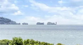 Central Location shops & beach - Image 5