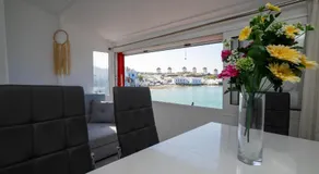 Spacious Apartment in Little Venice Mykonos by ΜΡS - Image 4