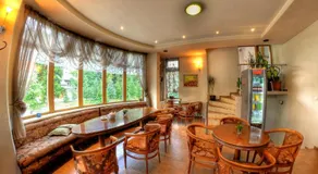 Plaza Family Hotel - Image 4