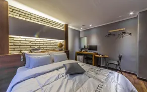 HIVE Hotel - formerly Hotel YOLO - Image 2