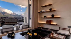 Lingbai Magnolia Trail – Boutique Guesthouse with Private Onsen & Snow Mountain Views in Baisha - Image 2