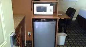 Economy Inn Tonawanda - Image 3
