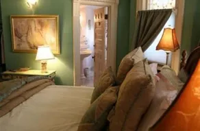 M & M Victorian Inn - Image 5