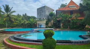 RedDoorz Plus near Tugu Mercusuar Anyer - Image 3