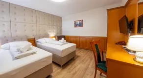 Szinbád Hotel - Image 2