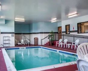 Comfort Inn & Suites - Image 5