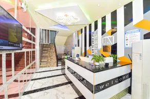 Huixianju Art Hotel - Image 3